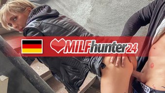 Kevin, Milf Vicky'Yi Yüzüne Boşalma Ile Halka Açıkta Tatmin Ediyor! Milfhunter24.Com