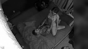 Gizli Kamera, Karısının Büyük Poposunu Ve Penis Yalama Eylemini Yakalıyor