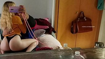 Minyon Amatör Karısı, Arkadaşıyla Seks Yaparak Gerçek Zevk Alıyor