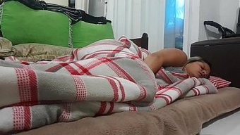 Patty Bumbum'Un Büyük Poposu Erotik Bir Rüyada Islanıyor