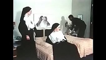 Tüylü Rahibeler Sert Grup Seks Seansında Vahşileşiyorlar