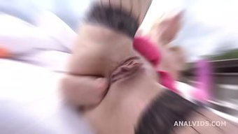 Sara Slave'In Derin Anal Seksleri Ve Çorap Ve Topuklu Ayakkabılarındaki Açıklıkları