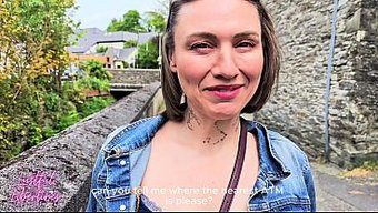 Yabancı Tehlikesi – Boşanmış Kıllı Milf Amy Lustful Libertines Suratına Işiyor.