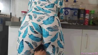 Latin Genç, Üvey Babasının Sikini Ağzına Ve Amına Alıyor