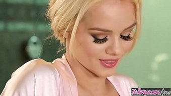 Elsa Jean'In Duşta Solo Mastürbasyon Sahnesi