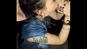Valentina'Nın Sınırsız Açık Hava Karşılaşması Heyecan Verici Bir Grup Orgisine Dönüşüyor
