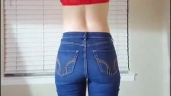 Sarışın Milf Iç Çamaşırıyla Oral Zevk Veriyor