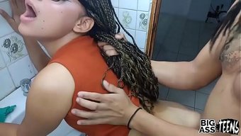 Aşırı Azgınım, Üvey Kız Kardeşimi Koca Götüyle Siktim Xvideos Kocaman Göt