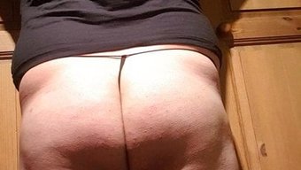 Bdsm Videosu Yoğun Kırbaçlama Ve Şaplaklamayı Sergiliyor
