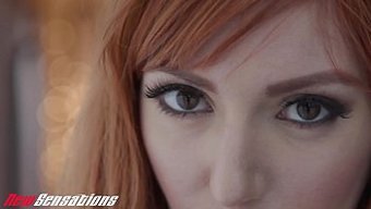 Lauren Phillips'In Büyük Doğal Göğüsleri Ve Seks Oyuncaklarıyla Tek Başına Mastürbasyon
