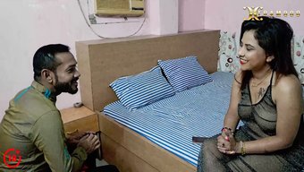 Tina, Bir Hayranının Büyük Yarrağı Tarafından Amını Yalatıp Siktiriyor