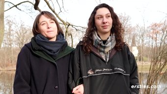 Charlie L Ve Axelle'In Sıcak Bir Banyoda Ilk Kez Birlikte Banyo Yapmaları.