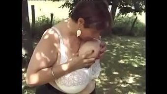Yaşlı Ninenin Üvey Kızının Erkek Arkadaşıyla Cinsel Karşılaşması
