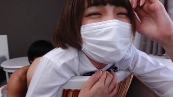 Japon Amatör Fahişe Amını Siktiriyor Ve Sakso Çekiyor