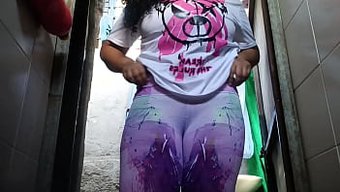 Büyük Hatun Üvey Anne, Ev Yapımı Videoda Yanlışlıkla Işiyor