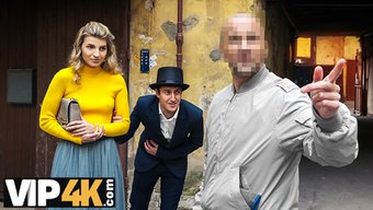 Sıcak Sarışın, Bir Sihirbazdan Anal Seks Alıyor Ama Partnerinden Almıyor.