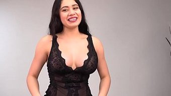 Meksikalı Giselle Montes, Bukkake Squirt Videosunda 23 Yük Sperm Alıyor