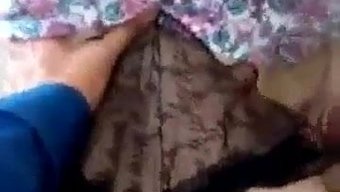 Amerikalı Milf Ve 18 Yaşındaki Amatör Arkadan Vahşi Bir Şekilde Beceriliyor
