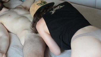 Fransız Amatör Çiftin Büyük Göğüsleri Ve Kalçaları Olan Pov Videosu