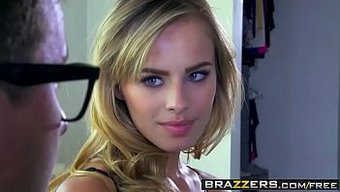 Büyük Popolar Ve Büyük Yaraklar, Jillian Brookes Ve Jessy Jones Ile Sıcak Bir Sahnede