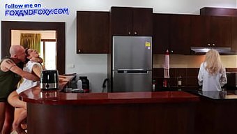 Amatör Çift Anal Creampie Ve Anal Sikiş Eyleminde Yakalanıyor