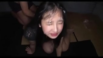 Inek Genç Suzu Ichinose, Ateşli Bir Bukkake Sahnesinde Suratını Dölle Kaplatıyor.