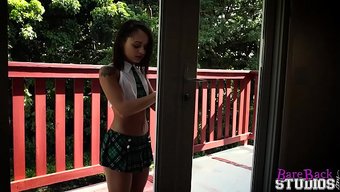Holly Hendrix'In Dar Götü, Azgın Üvey Babası Tarafından Hd Kalitesinde Delik Deşik Ediliyor.