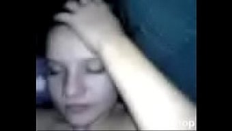 Amatör Genç Kızlar Ev Yapımı Videoda Sert Oral Ve Anal Seksin Tadını Çıkarıyorlar