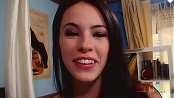 Scarlet'In Veronica Radke Ile Yoğun Eylem Sikişi