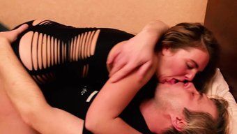 Dövmeli Melek Alex'In En Tatlı Bdsm Öpücüğü